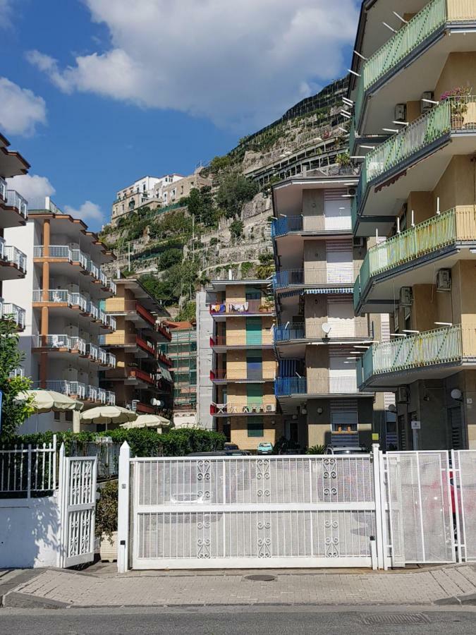 Holiday Home Amalfi Coast Maiori Bagian luar foto