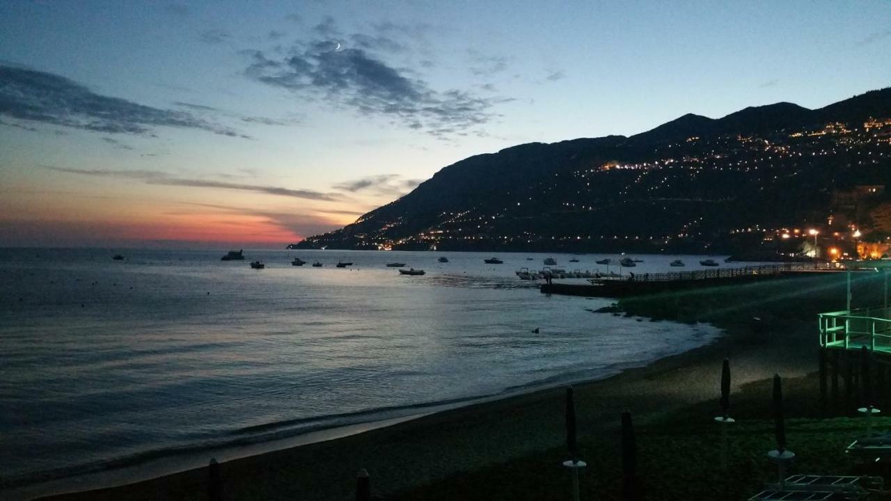 Holiday Home Amalfi Coast Maiori Bagian luar foto